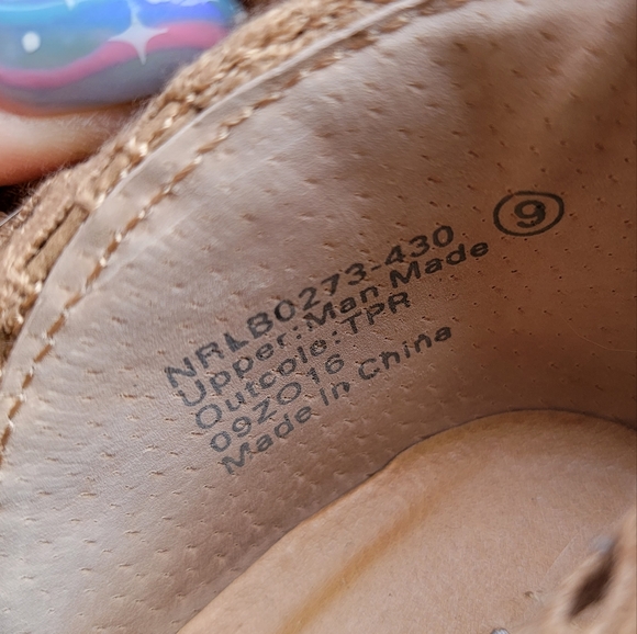 Lacey Beige/Light Brown Ankle Booties Size 9 - Picture 5 of 5